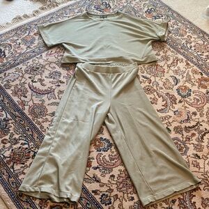 Adrianna Papell Olive Green Wide-Leg Knit Pants